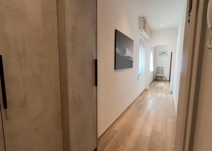 Centre W Ac 5min Walk To - Il Lupo Affitta アパート カットーリカ