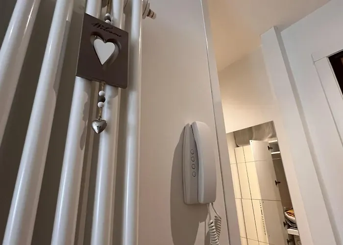 Centre W Ac 5min Walk To - Il Lupo Affitta アパート カットーリカ